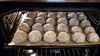 Kreppelchen frisch im Ofen
